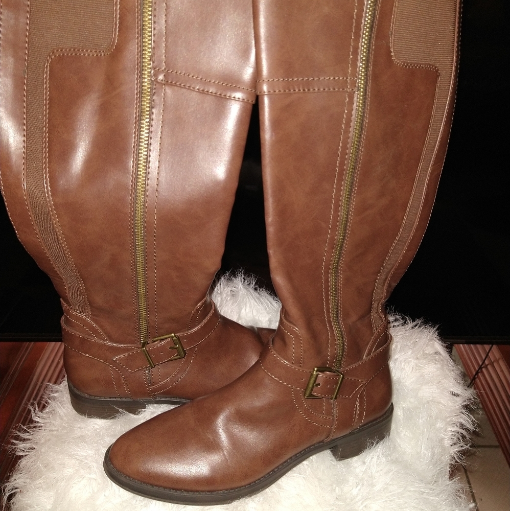 Never been worn knee boots